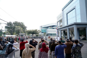 Sivitas Akademika Unjaya Gelar Upacara Bendera Peringatan Hardiknas 2026